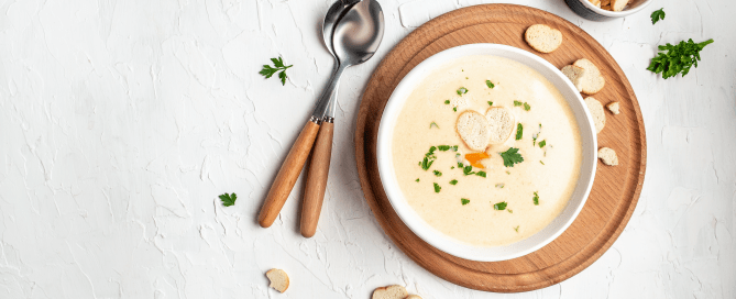 Receta diferente de crema de coliflor con pan rallado Especial Gazpacho y Salmorejo