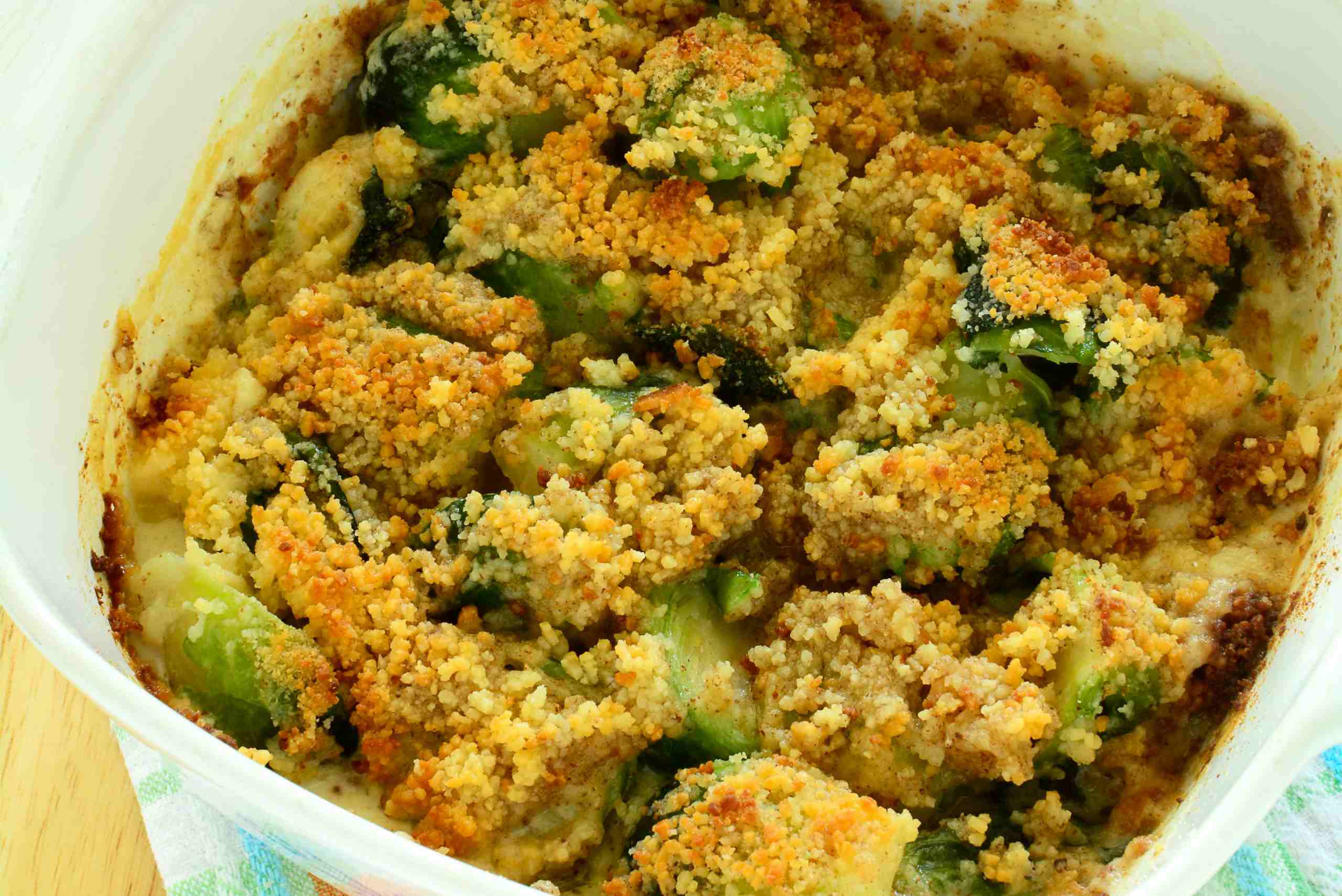 Recetas económicas: verduras gratinadas con pan rallado y queso