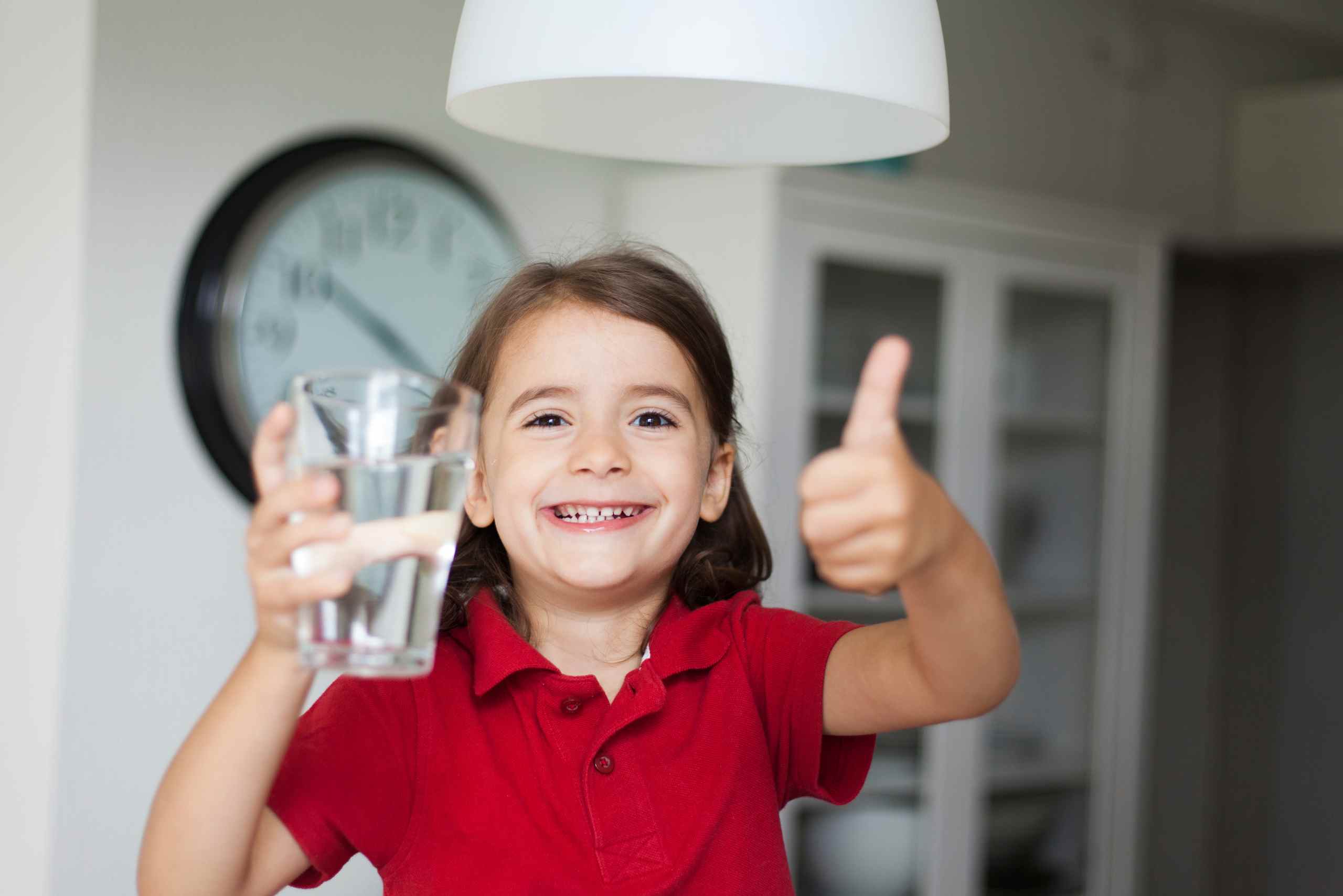 dieta-semala-equilibrada-beber-agua